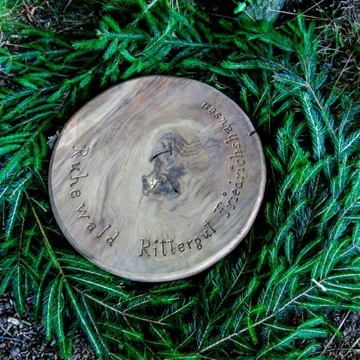 Gedenktafel Ruhewald im Solling Rittergut Friedrichshausen